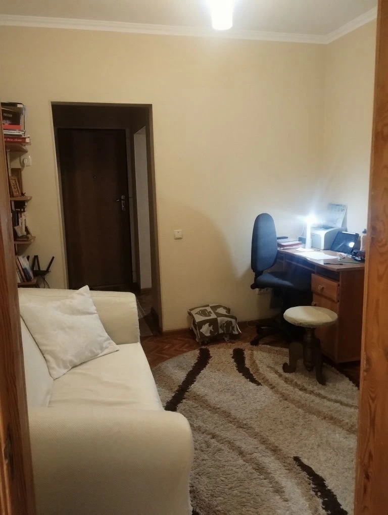 Продаж трикімнатної квартири