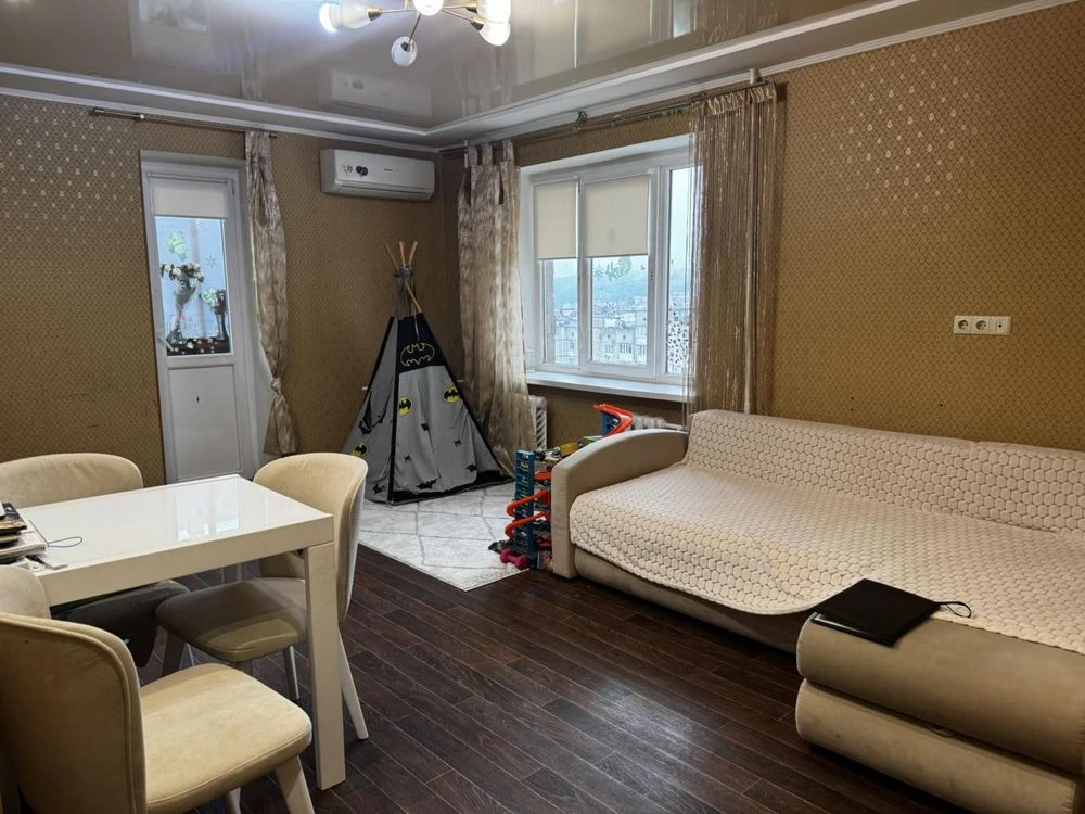 Продаж 3-х кімнатної квартири в м.Обухів по вул.Миру 13