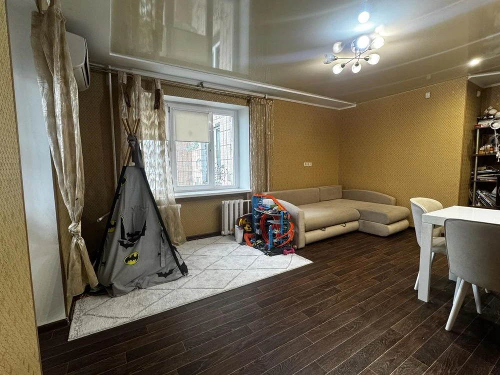 Продаж 3-х кімнатної квартири в м.Обухів по вул.Миру 13