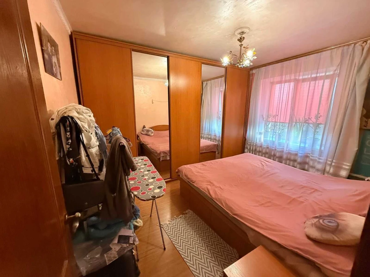 Продається затишна 2-кімнатна квартира яку можливо використо