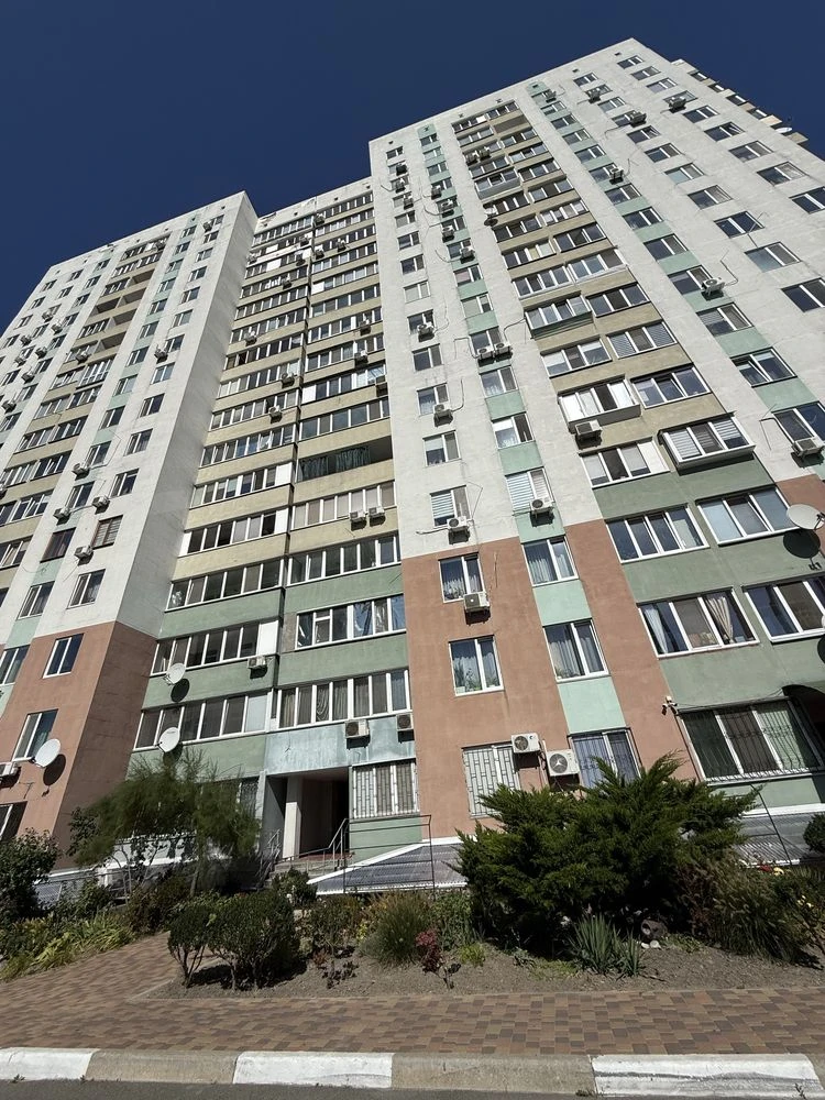 Продам 1о кімнатну квартиру вул. Академічна 28