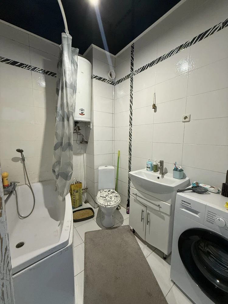 Продам 1о кімнатну квартиру вул. Академічна 28