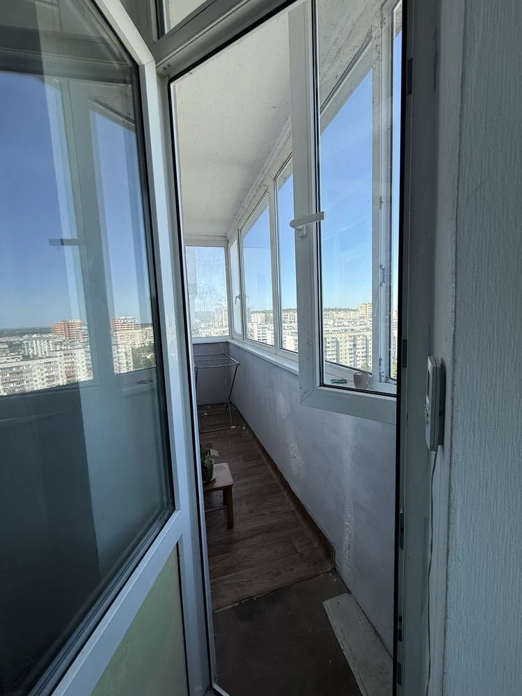 Продам 1о кімнатну квартиру вул. Академічна 28
