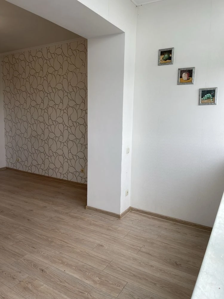 Продається Велика 2х Кімнатна Квартира на Сосновому