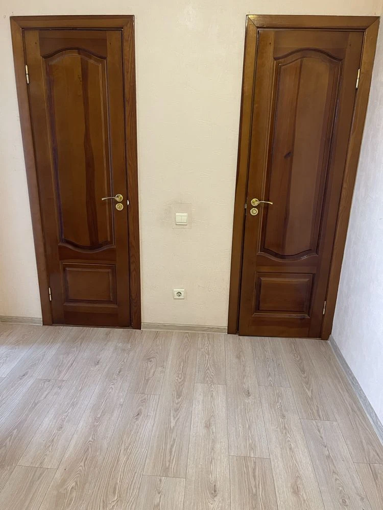 Продається Велика 2х Кімнатна Квартира на Сосновому