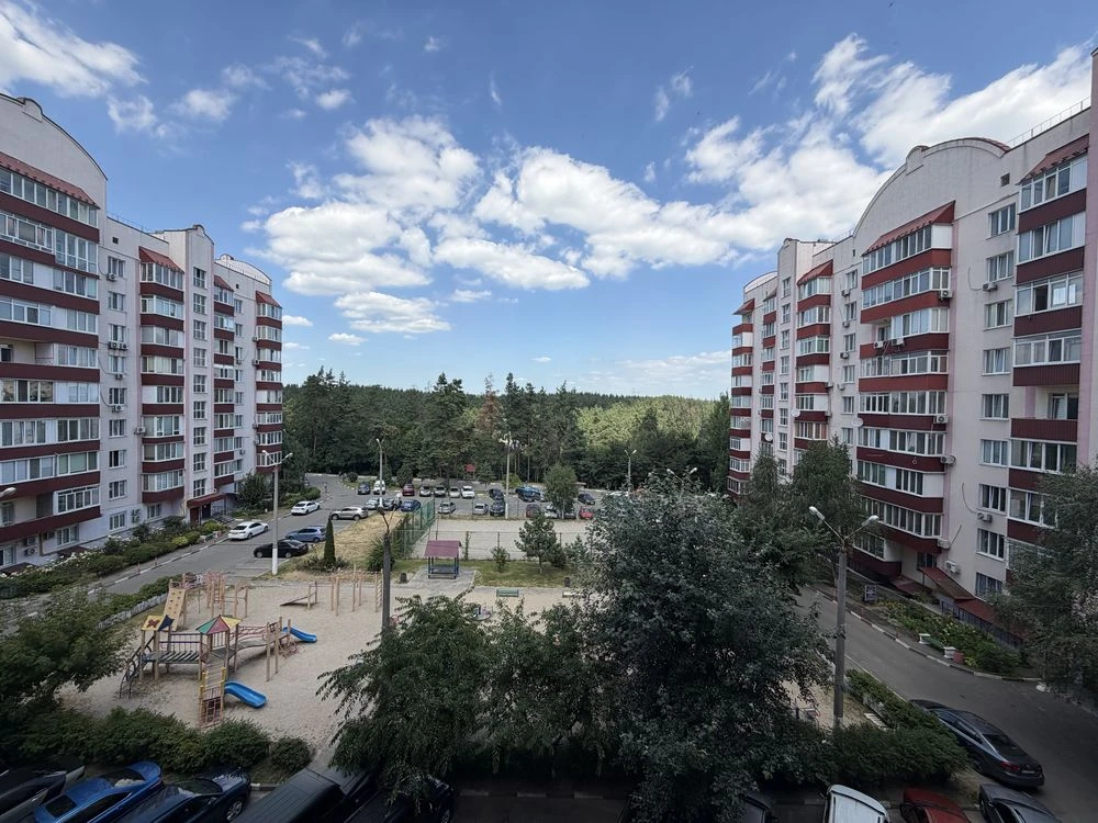 Без комісії.  Продаж просторої світлої 3-кімнатної квартири