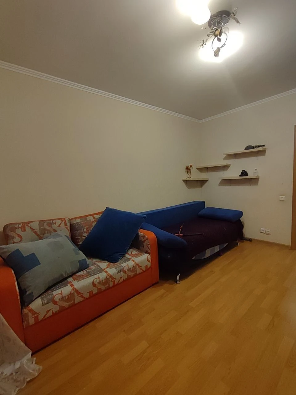Продам 3-кімнатну квартиру м. Обухів, вул Миру. Без комісії.