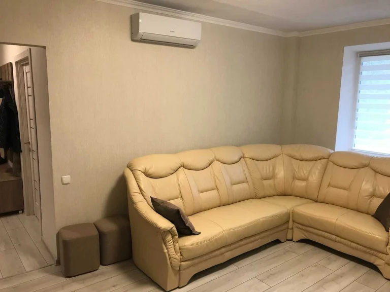 Продам 3-х кімнатну квартиру в м.Обухів
