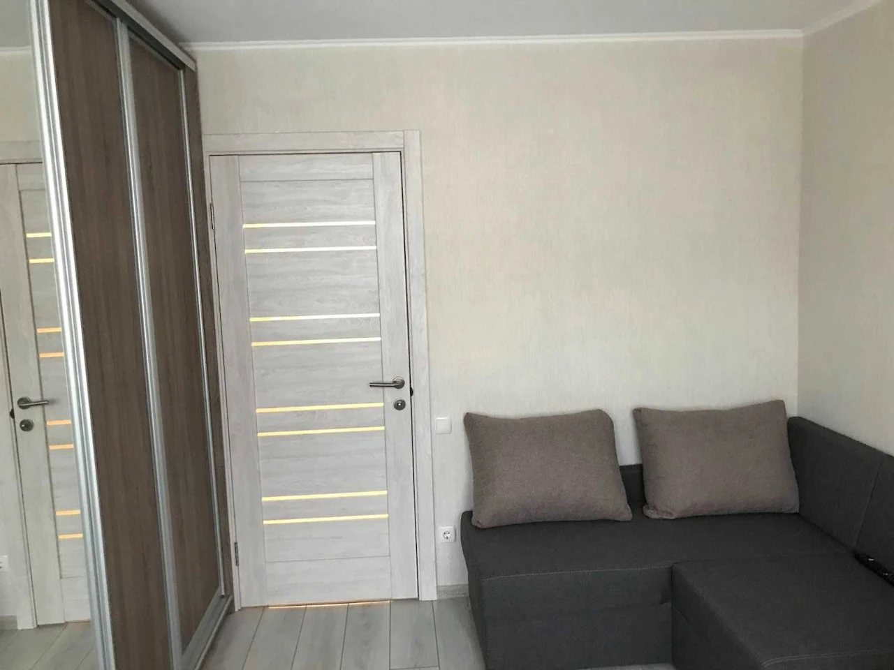 Продам 3-х кімнатну квартиру в м.Обухів