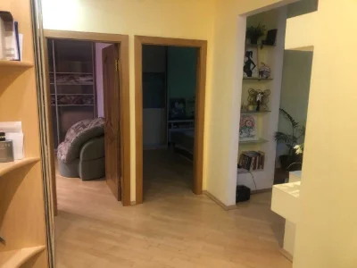 ВЛАСНИК! Продаж 2-ох кімнатної (68м.Кв ) квартири