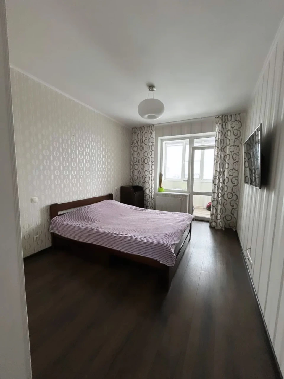 Продам 2 кімнатну квартиру в м Обухів, вул Академічна