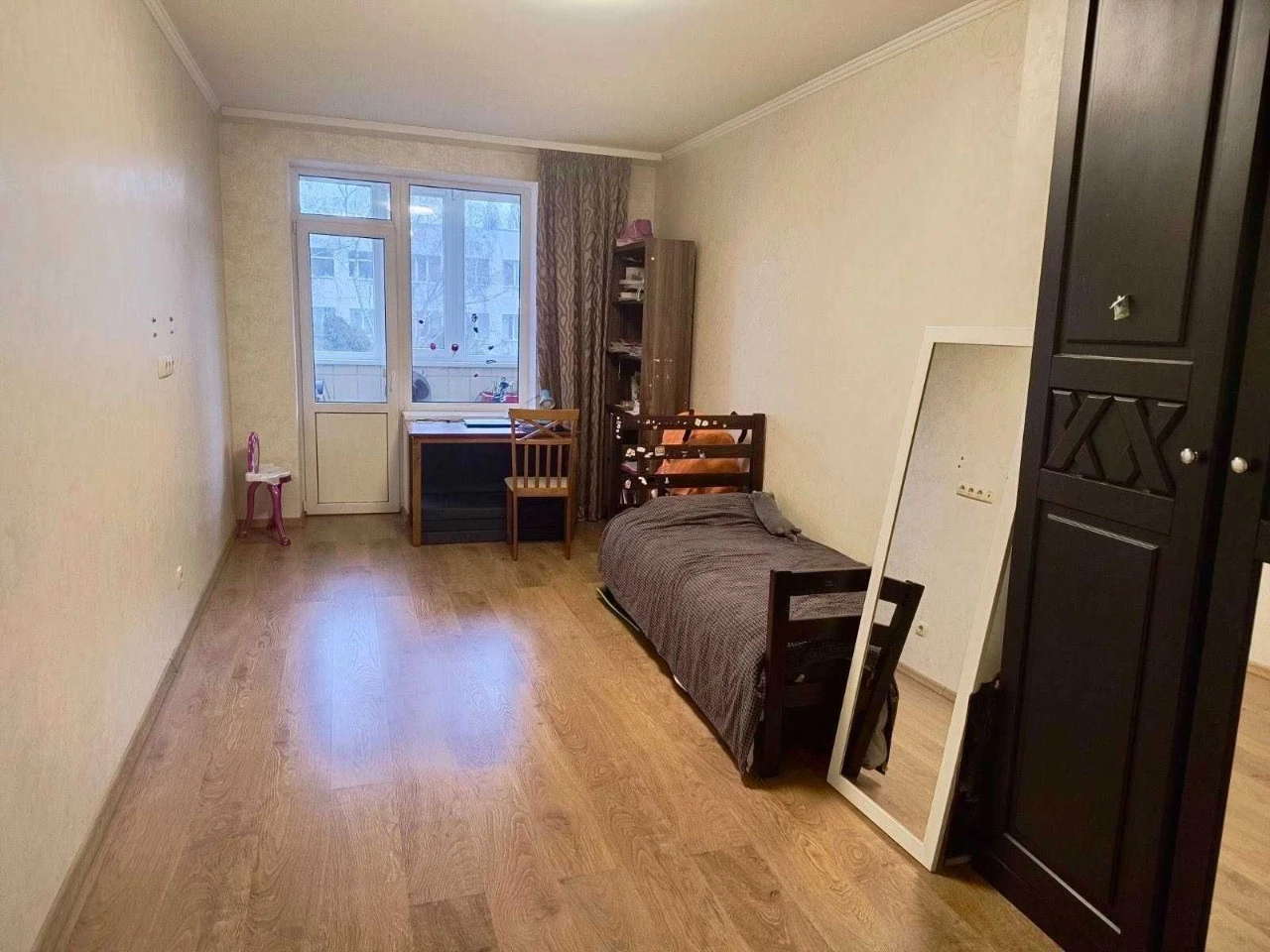 Продаж 3К з ремонтом  Обухів вул.Академічна 104 м2