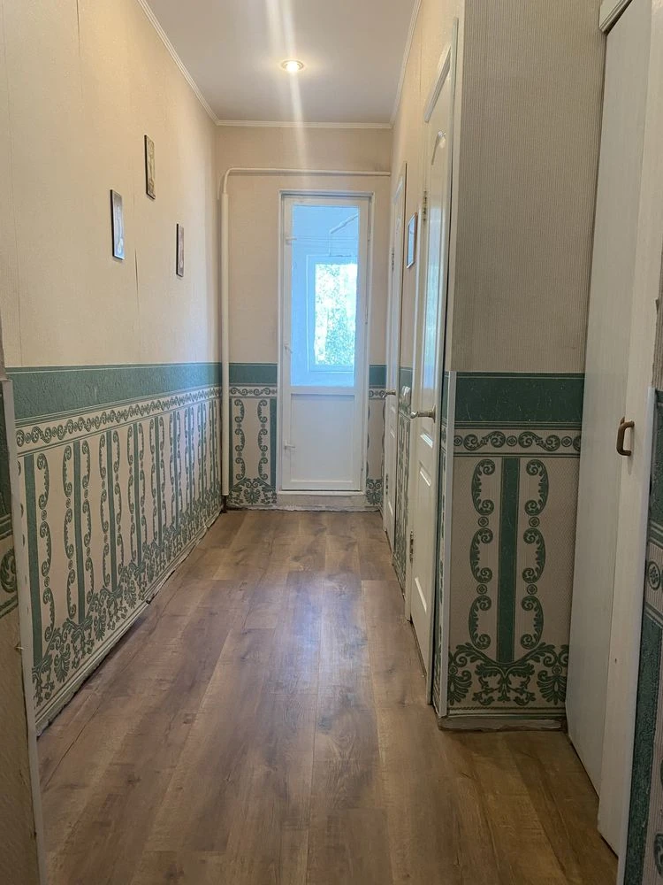 Продаж 2 - кімнатної квартири у Бакинському кв-лі, б.2