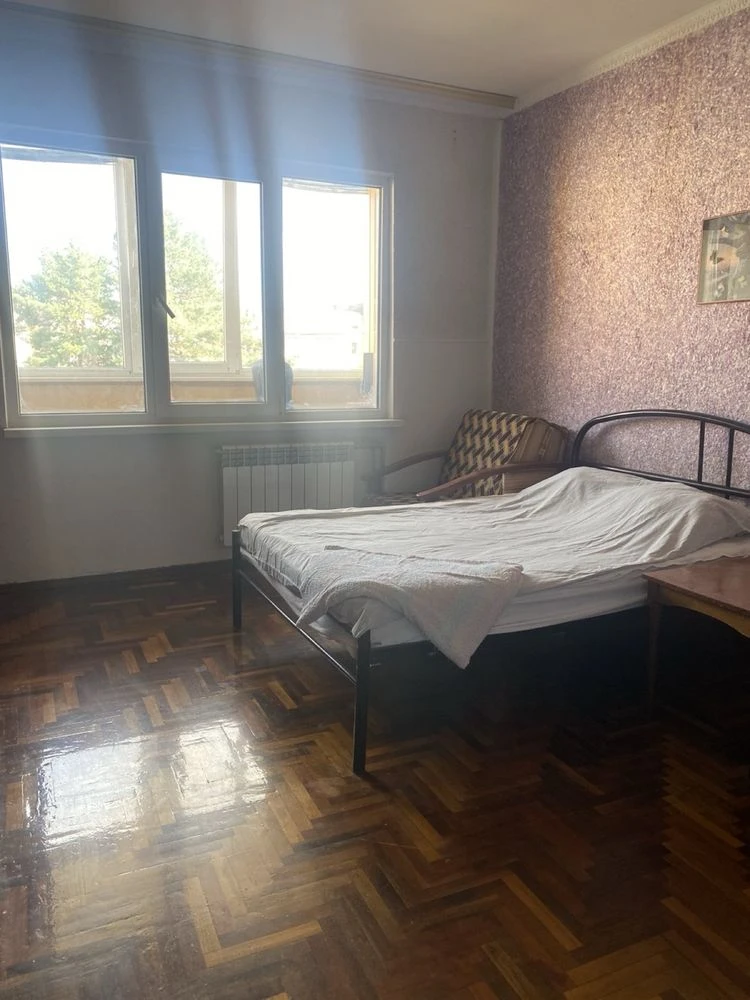 Продаж 2 - кімнатної квартири у Бакинському кв-лі, б.2