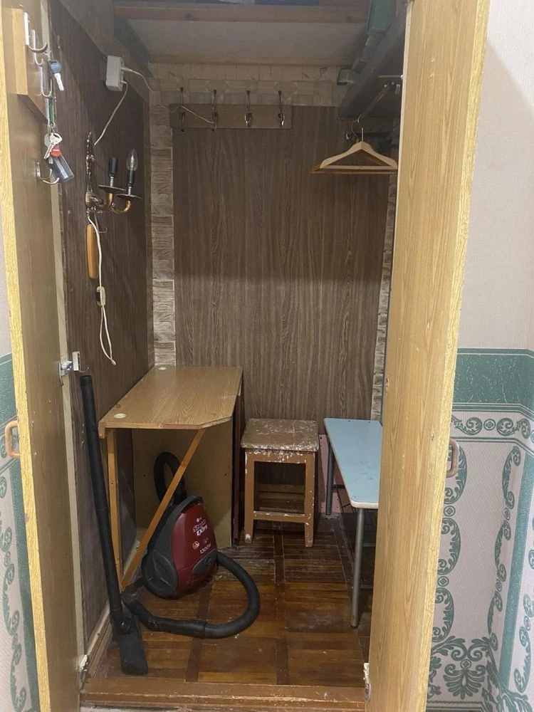 Продаж 2 - кімнатної квартири у Бакинському кв-лі, б.2