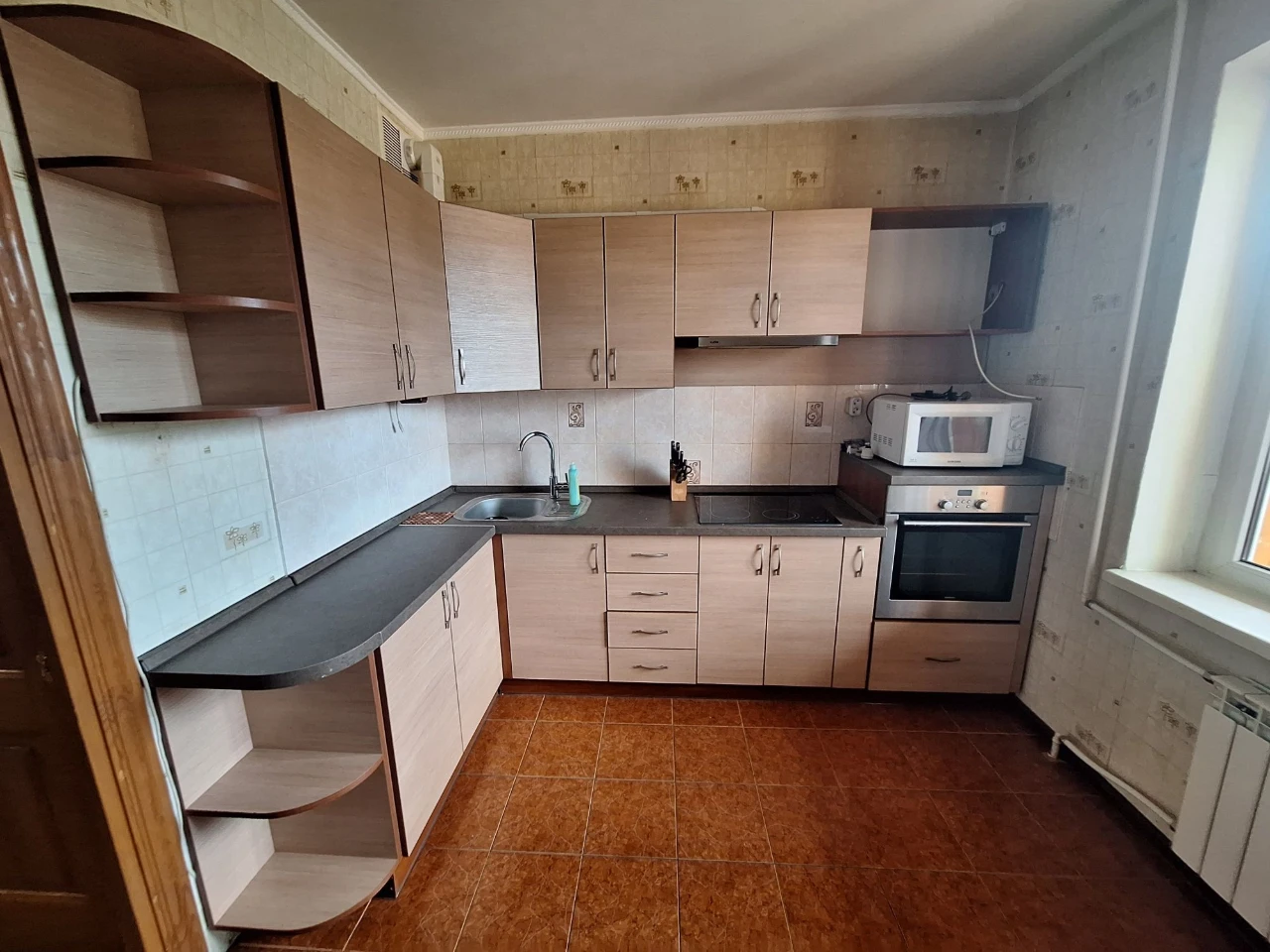 Продається  1 кім. кв. оновлено