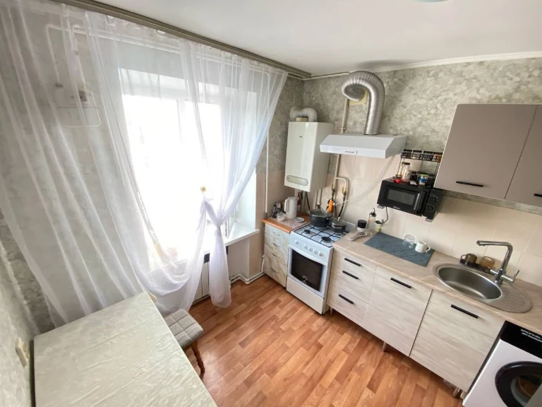 Продам 2х кімнатну квартиру в центрі міста