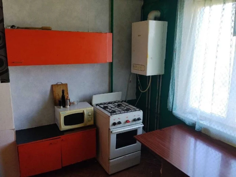Продам 2-кімнатну квартиру у м.Фастів, Київської обл