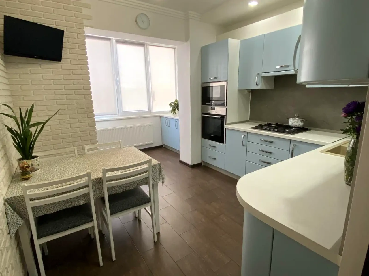 Продаж квартири 3-кімн. 96.1 м² 7/9 пов.