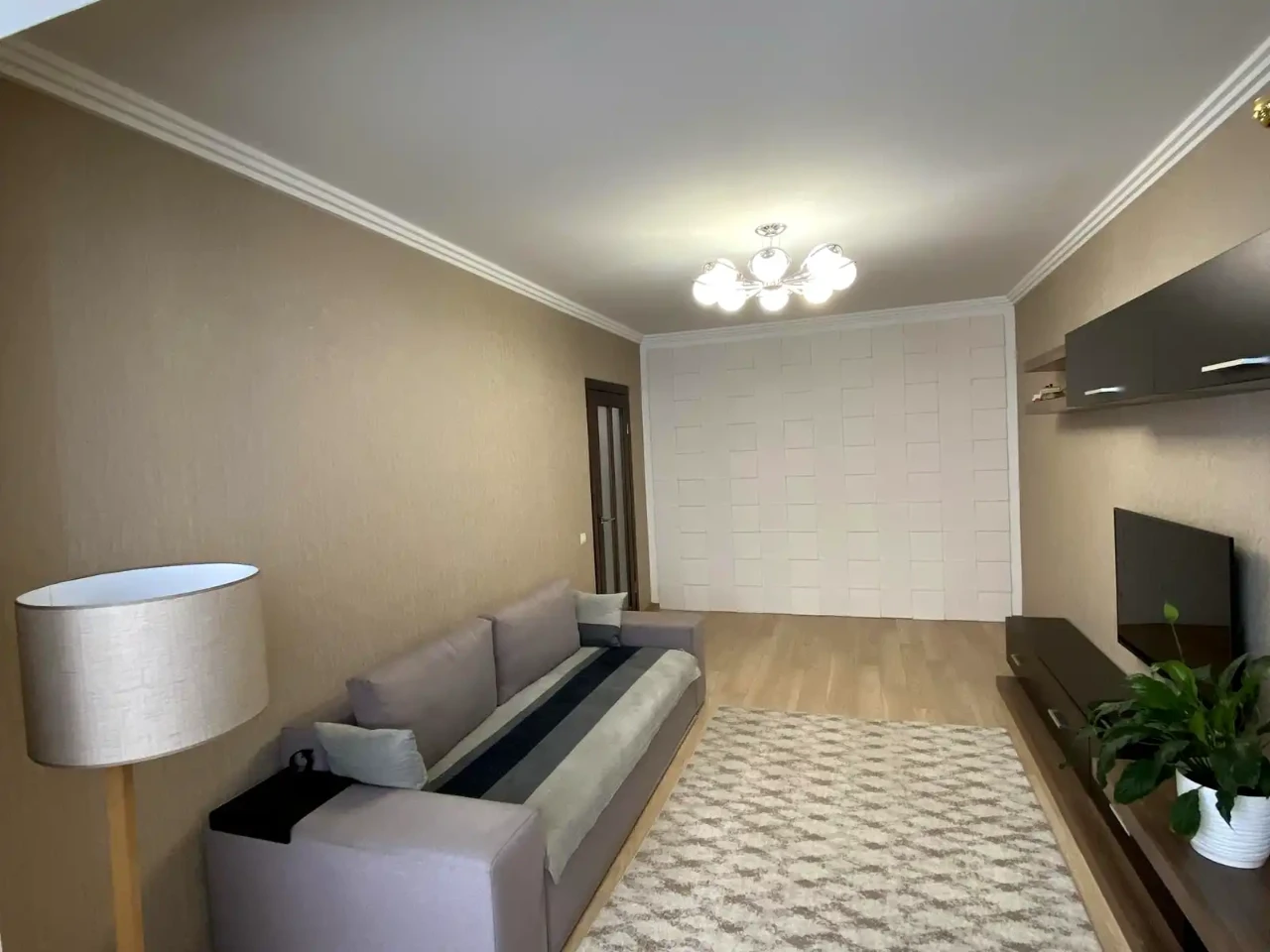 Продаж квартири 3-кімн. 96.1 м² 7/9 пов.