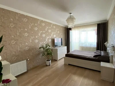 Продаж квартири 3-кімн. 96.1 м² 7/9 пов.