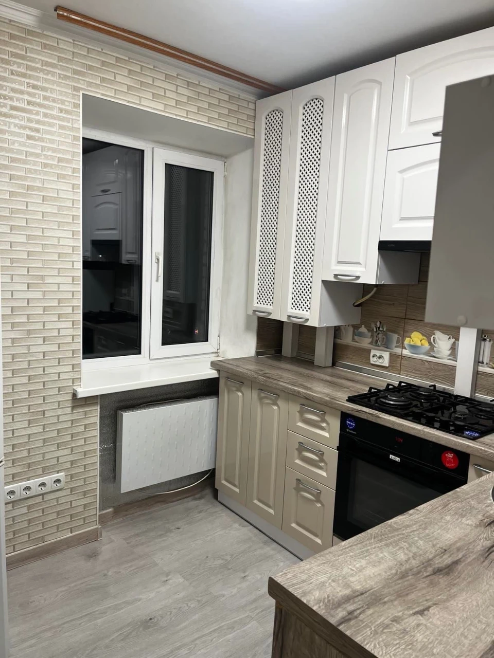 Продам 2-х кімнатну квартиру центр