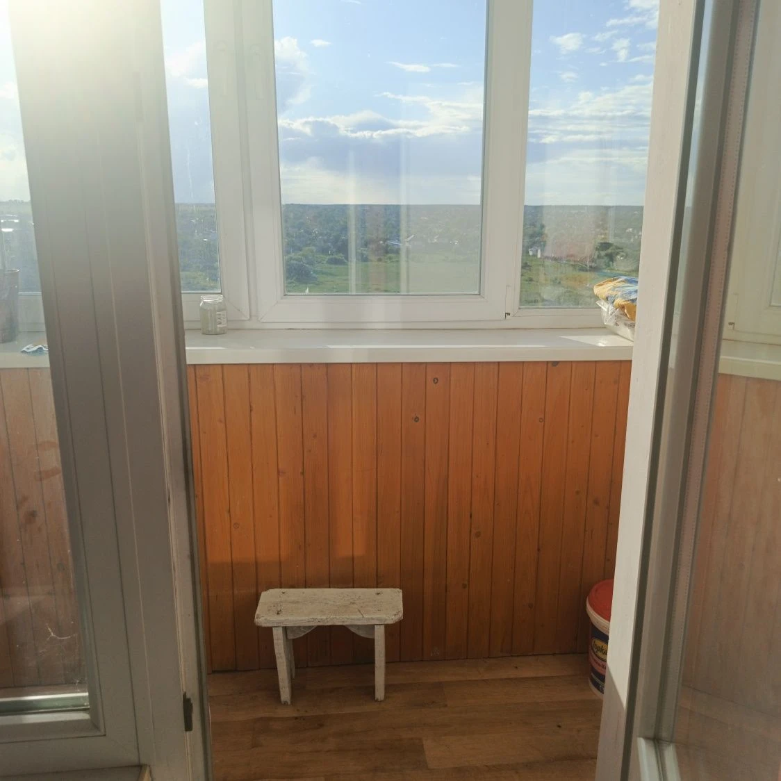 Продається в центрі міста 4х кімнатна квартира.