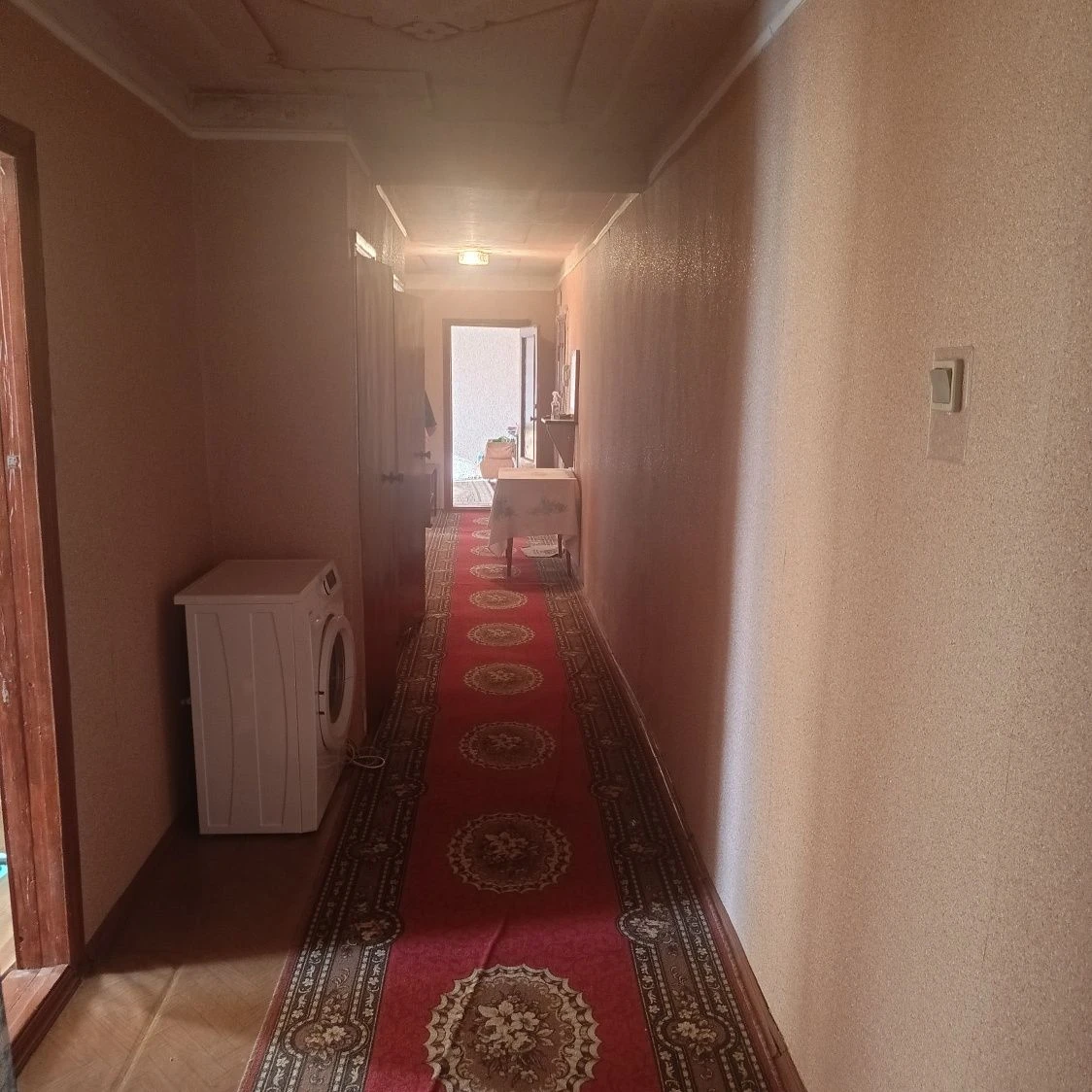 Продається в центрі міста 4х кімнатна квартира.