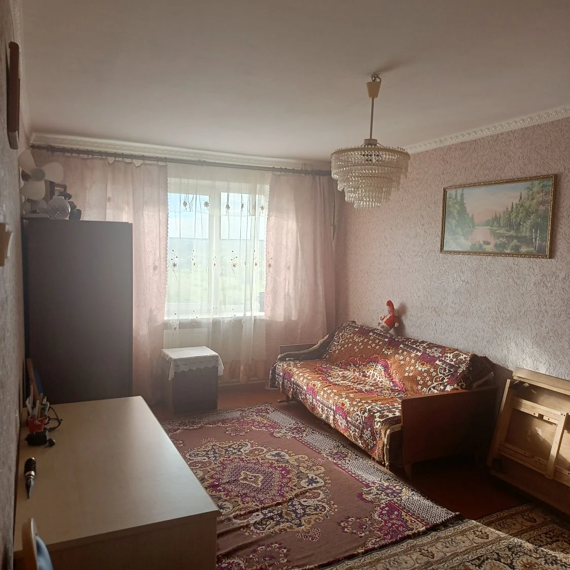 Продається в центрі міста 4х кімнатна квартира.