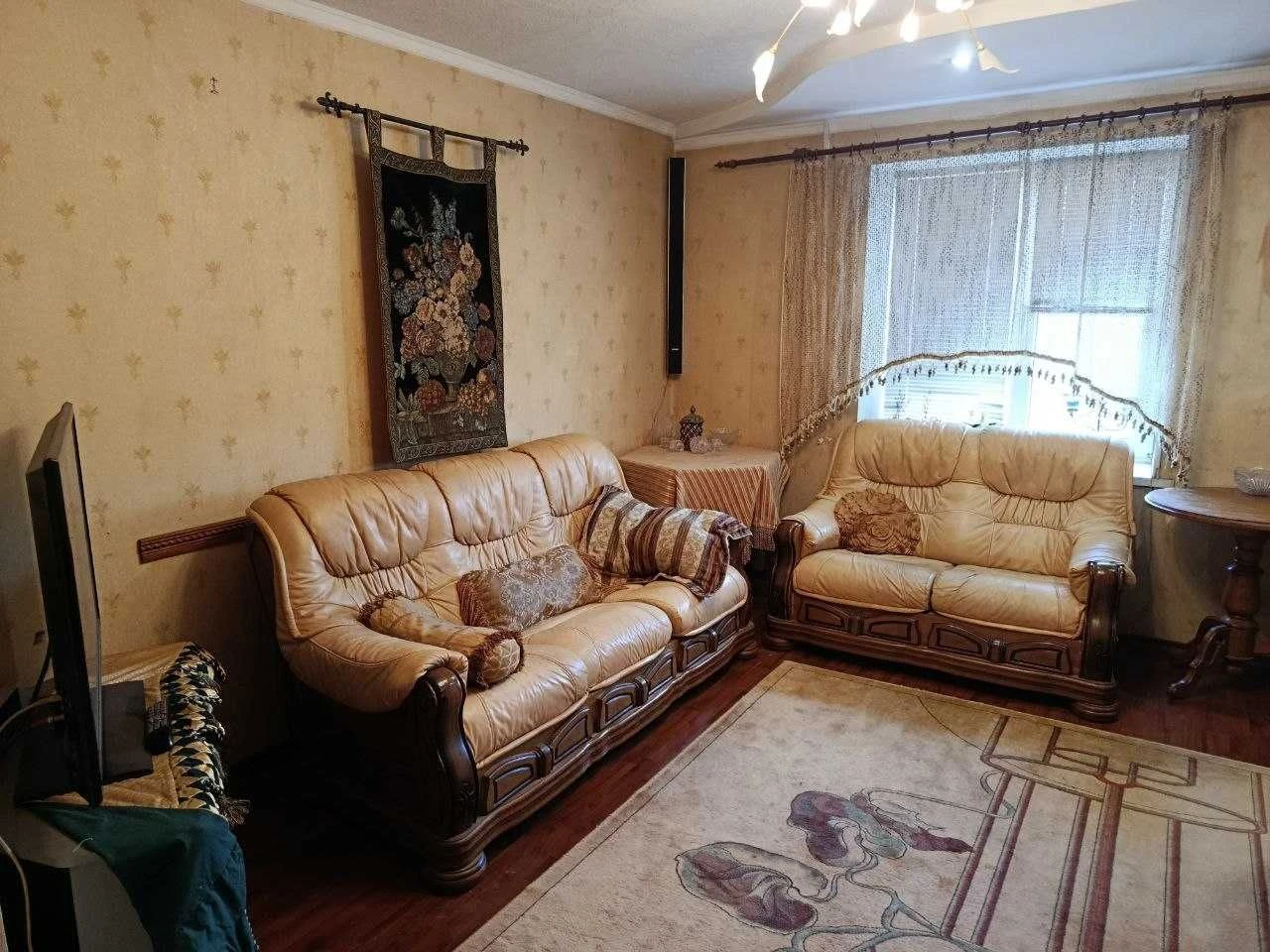 Продам 4+1 комнатную квартиру 86.7 м² + 12м² , центр города