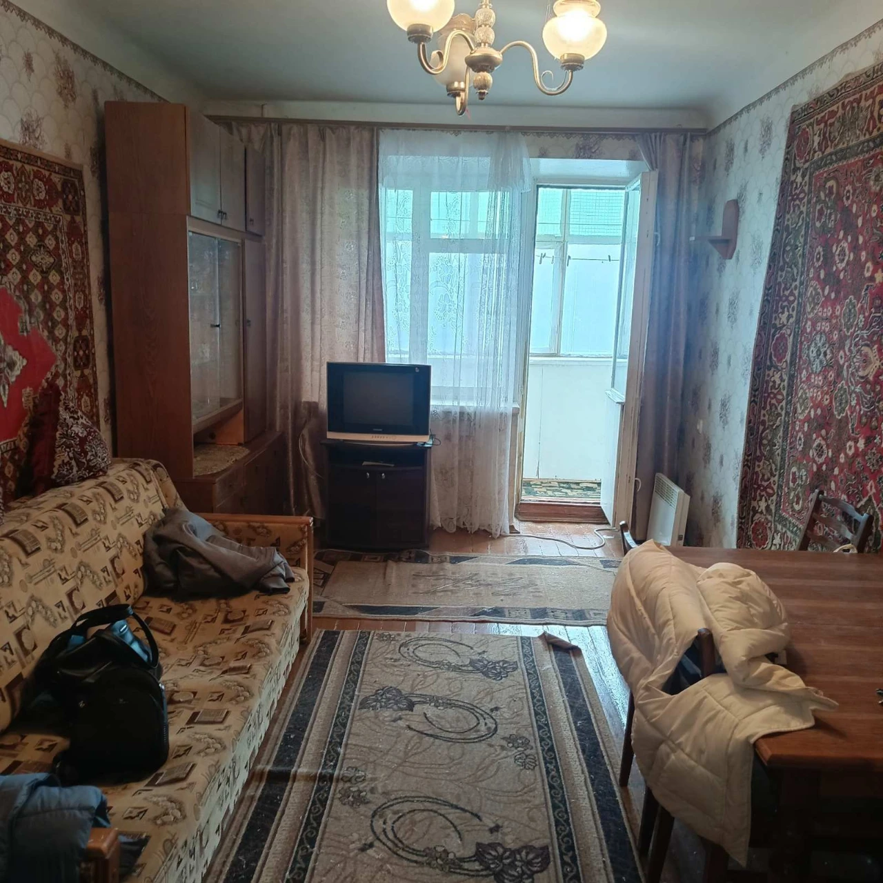 Продається в центрі міста одно кімнатна квартира.