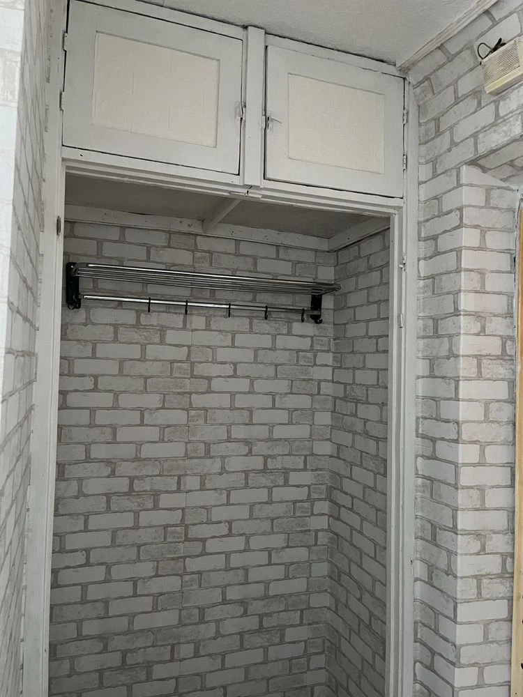Продається світла однокімнатна квартира з балконом