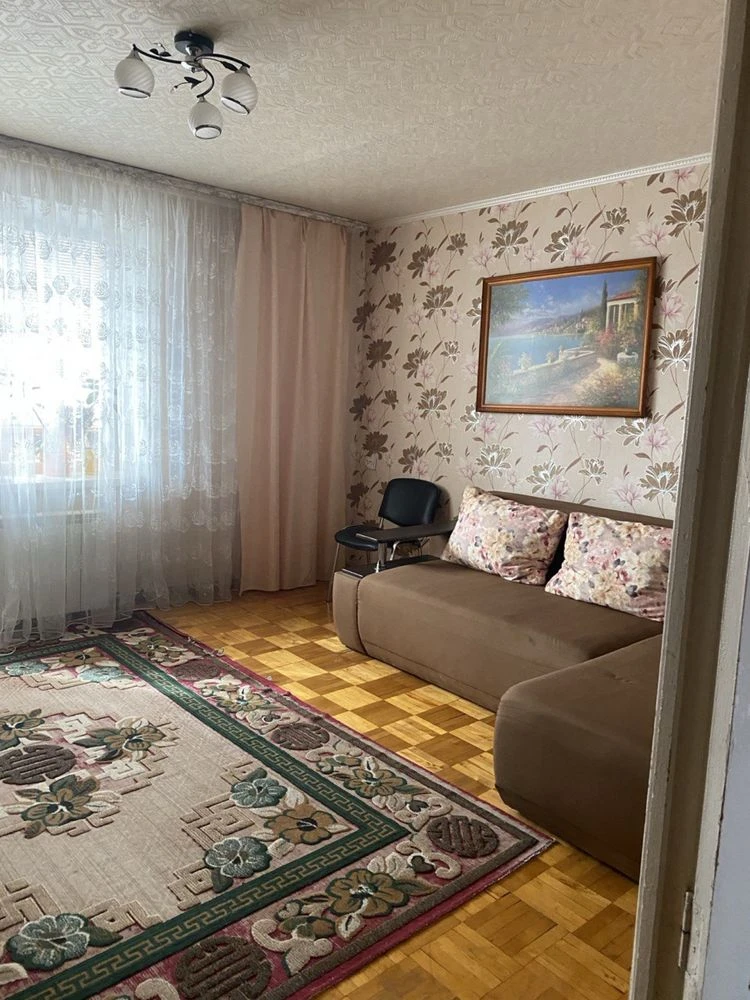 Продам  2-х кімнатну квартиру в центрі міста