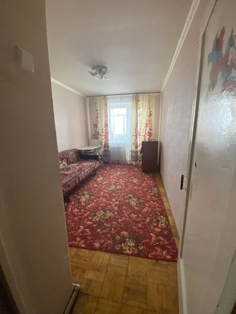 Продам  2-х кімнатну квартиру в центрі міста