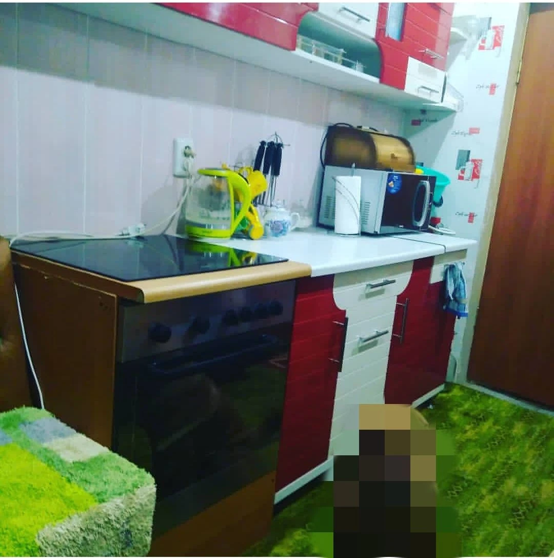 Selling a 3-room apartment in a one-story house