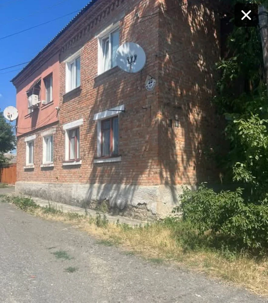 Продається 3 кім.квартира  біля стадіону .