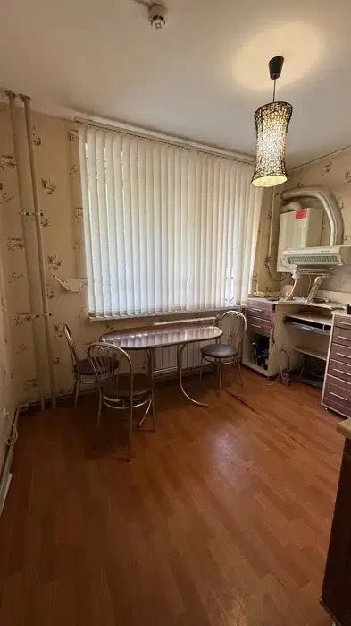 Продається трикімнатна квартира (чеське планування) з автоно