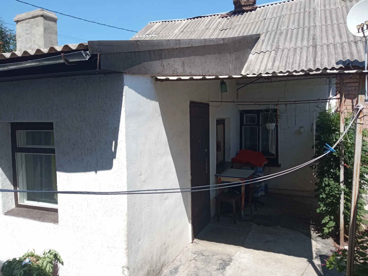 Продається 2 кімнатна кваритира в центрі.