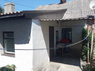 Продається 2 кімнатна кваритира в центрі.