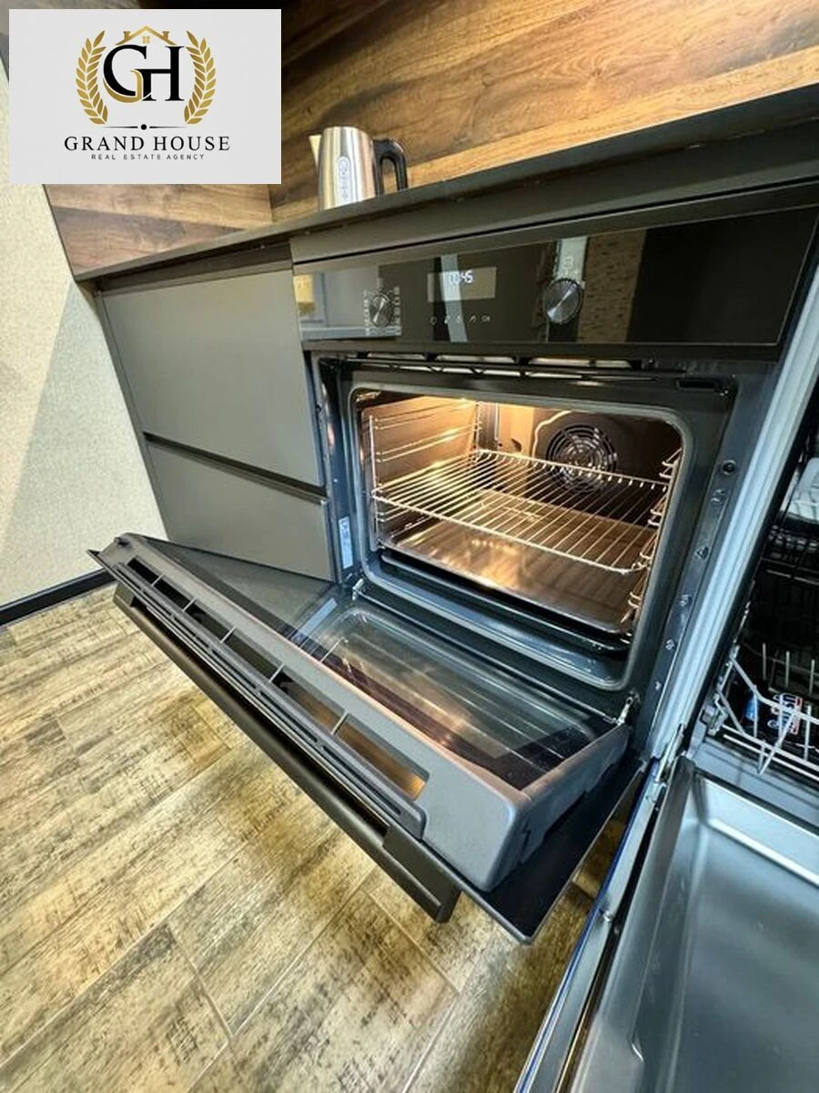 Продам трикімнатну квартиру з ремонтом. Мала Виска.