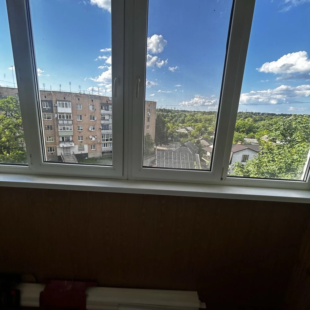 Продам трьохкімнатну квартиру у Новомиргороді