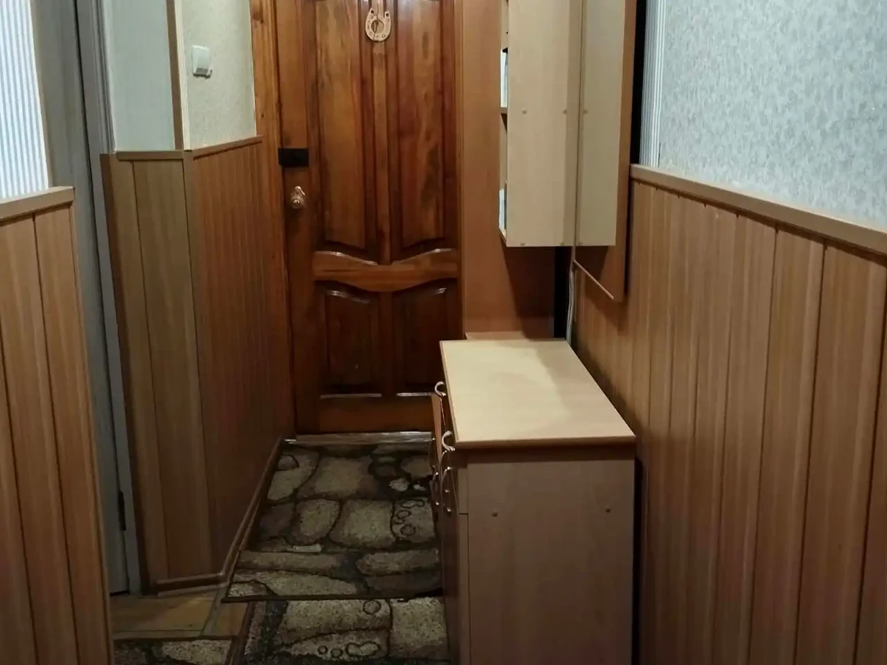 Продаж квартири 2-кімн. 43 м² 1/5 пов.