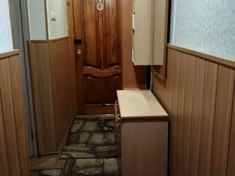 Продаж квартири 2-кімн. 43 м² 1/5 пов.