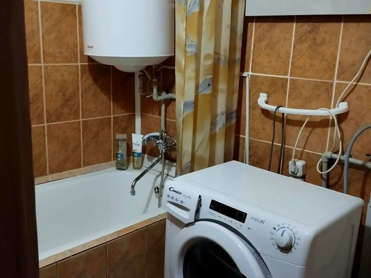 Продаж квартири 2-кімн. 43 м² 1/5 пов.