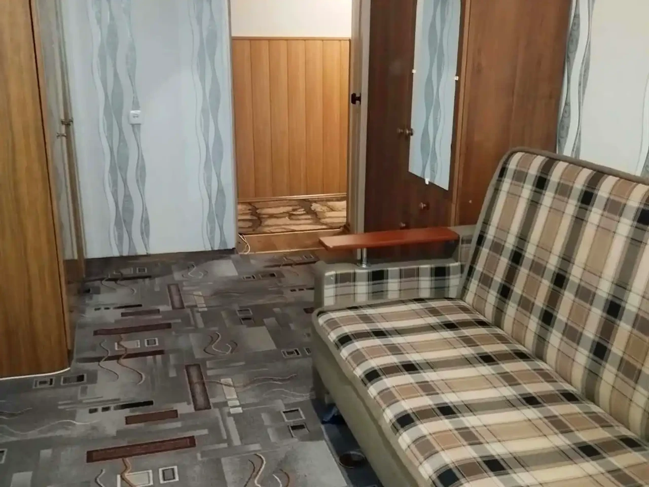 Продаж квартири 2-кімн. 43 м² 1/5 пов.