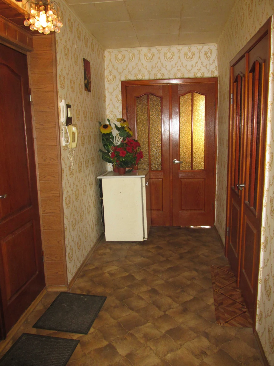 Продам 2 кімнатну квартиру по вул. Святомиколаївській (р-н з