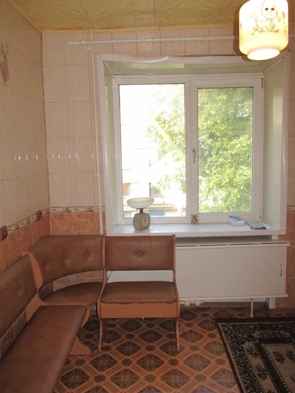 Продам 2 кімнатну квартиру по вул. Святомиколаївській (р-н з