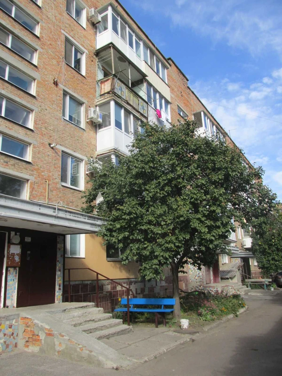Продам 2 кімнатну квартиру по вул. Святомиколаївській (р-н з