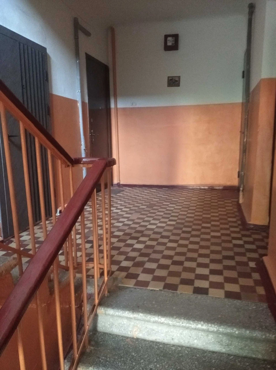 Продам 3 кімнатну квартиру на пл. Покровській