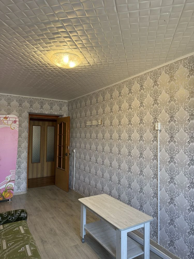 Продам 3 кімнатну квартиру на 2 поверсі (р-н готелю Дружба)